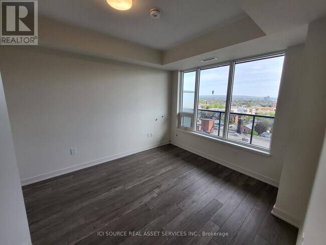 Building Photo - 212 King William St