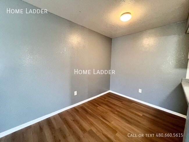 Building Photo - 4961 S Park Ave