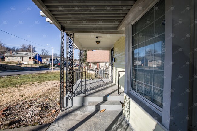 Foto del edificio - 4309 College Avenue, Kansas City, MO 64130