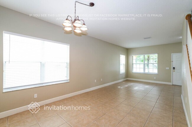 Foto del edificio - 8809 Cameron Crest Dr