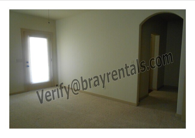 Building Photo - 604 Peony Dr
