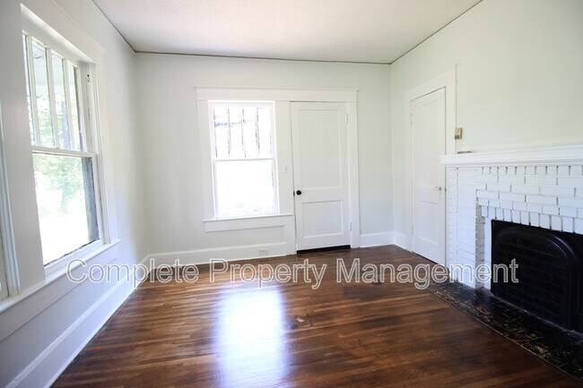 Building Photo - 1629 Woodland Ave SW