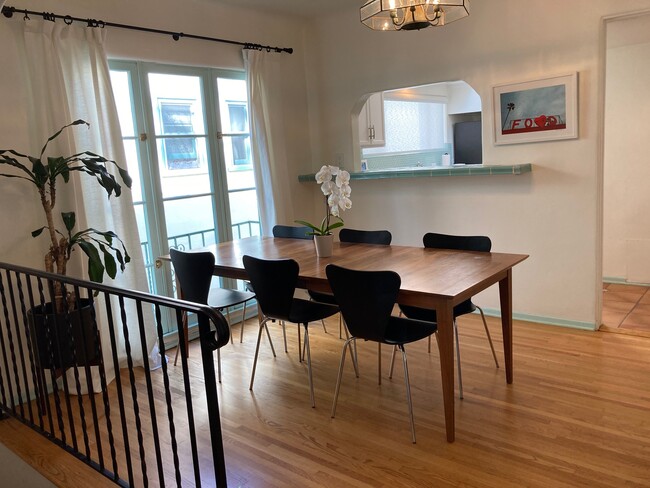 dining room - 2000 Washington Ave
