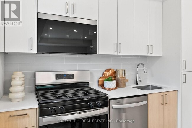 Building Photo - 12 Smallwood Dr