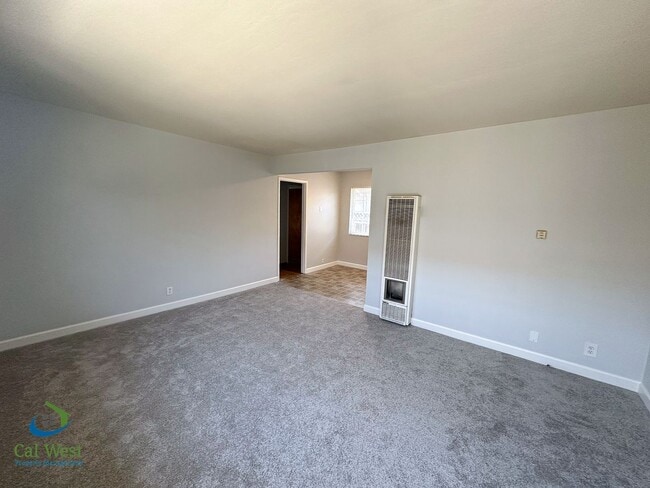 Foto del edificio - $2095-Renovated 1 Bed, 1 Bath Duplex apart...