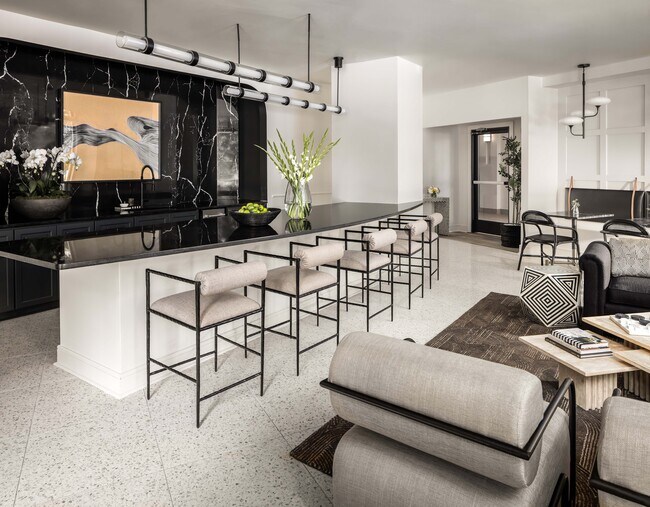 MAA Gateway Apartments 120 N Cedar St Charlotte, NC