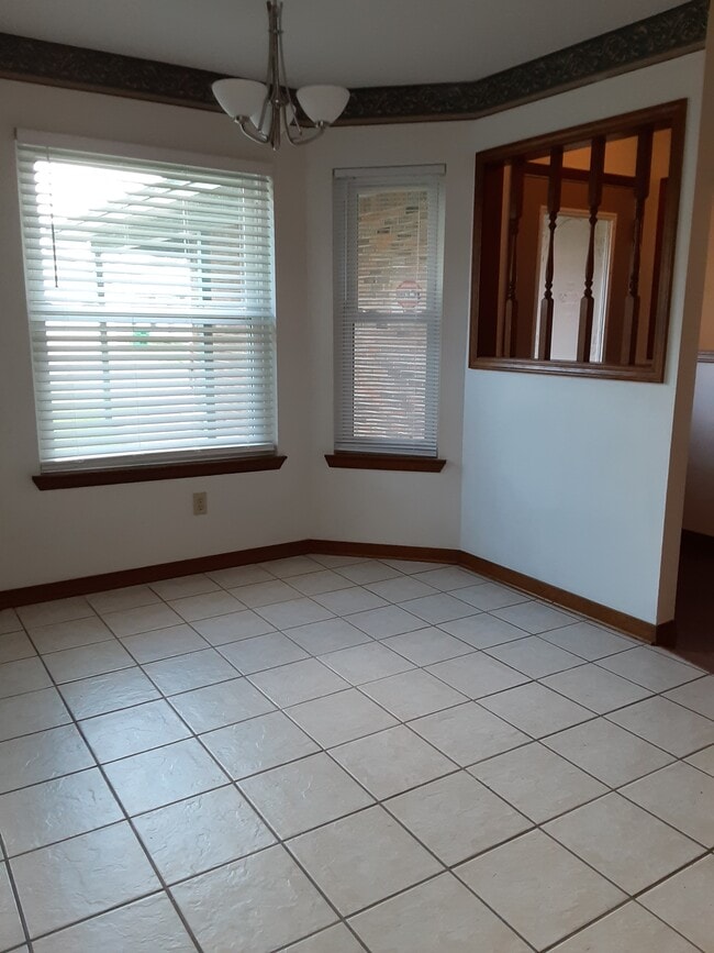 Foto del edificio - 1933 Estival St