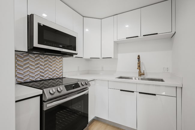 Photo - 1139 Bellevue Ave Apartment