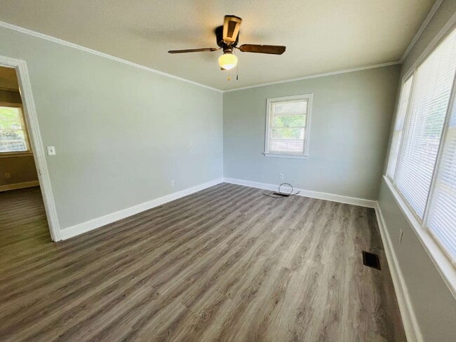 Building Photo - ADORABLE BRICK RANCH IN LAGRANGE *3 BR, 1 BA* NEWLY RENOVATED