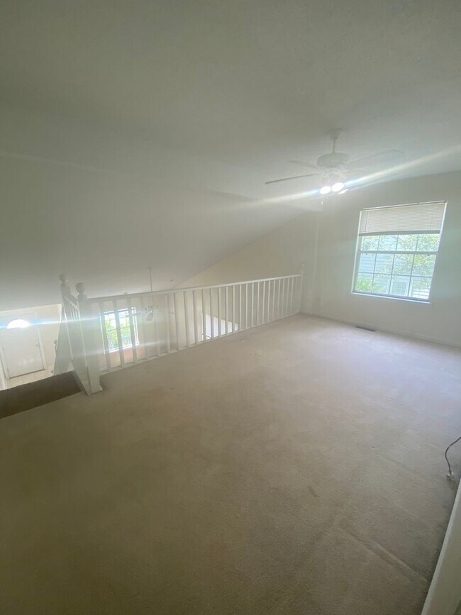 Foto del edificio - 2/2 with Bonus Room Near Costco and a shor...