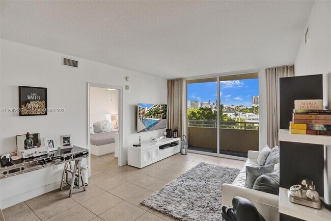 Foto del edificio - 18800 NE 29th Ave