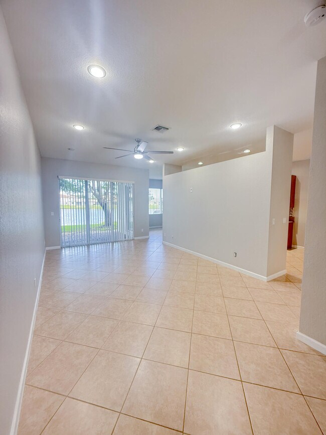 Building Photo - 2125 SW Cape Cod Dr
