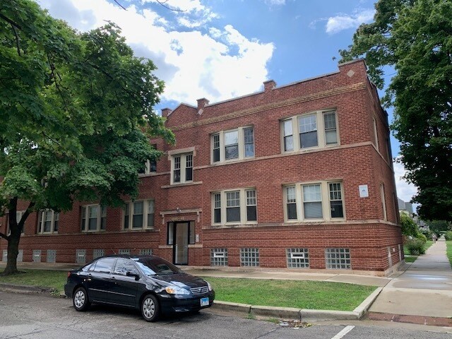 Primary Photo - 3846 N Lamon Ave