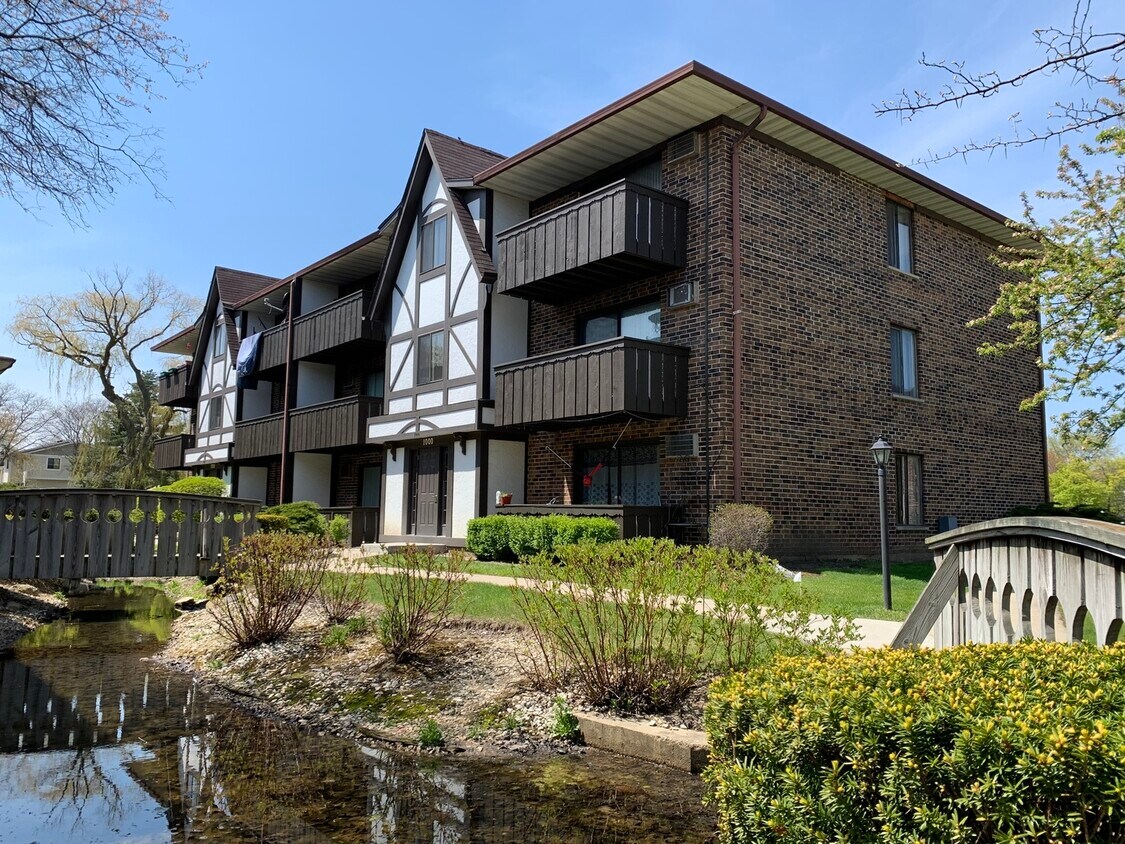 1000 Centurion Ln Unit 11, Vernon Hills, IL 60061 Condo for Rent in