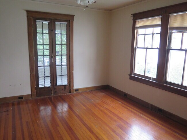 Building Photo - rkh2122