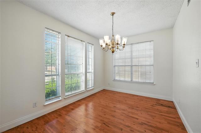 Building Photo - 2714 Chatsworth Dr
