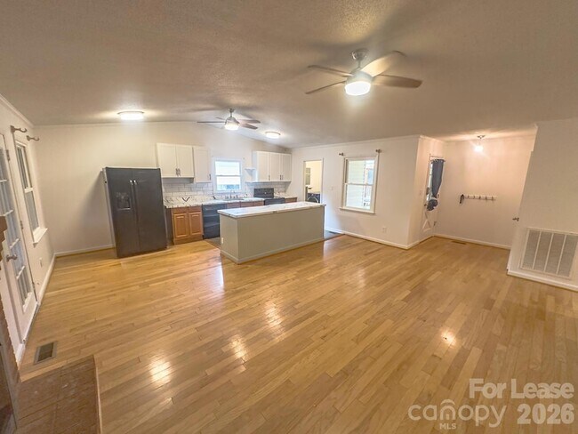 Building Photo - 115 Setter Ct