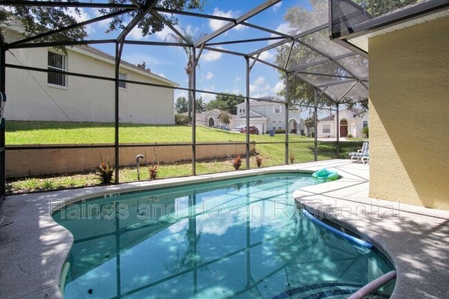 Building Photo - 546 Pineloch Dr