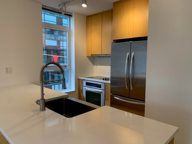 Building Photo - 607-251 East 7th Avenue