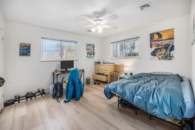 Foto del edificio - 1340 19th St