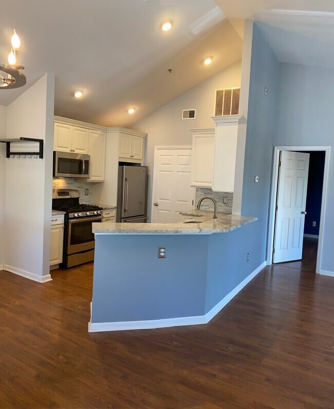 Stainless Appliances - 4803 Tudor Dr