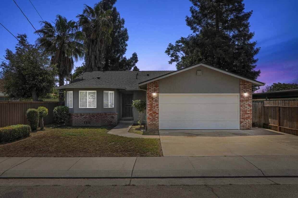 Foto principal - 138 E Grove St