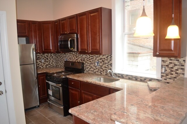 Kitchen - 1623 Green Street