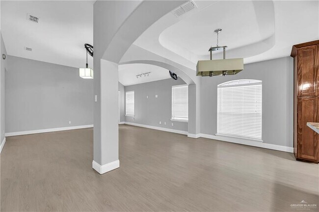 Foto del edificio - 13 Quamasia Ave