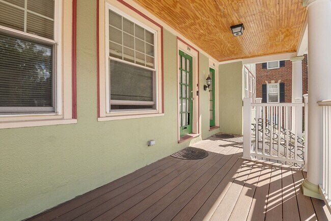 Foto del edificio - 146 Homestead St