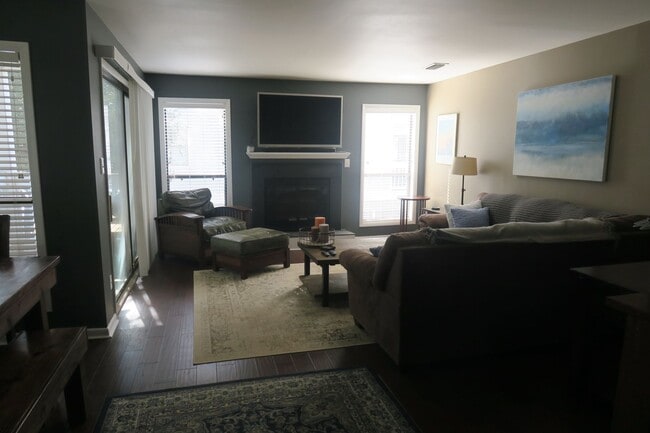 Photo - Available now! Apartment