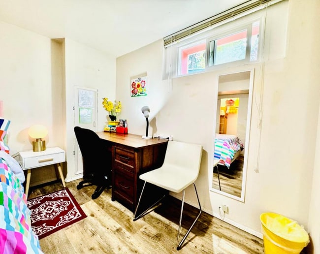 Foto del edificio - 5631 E Cornell Ave