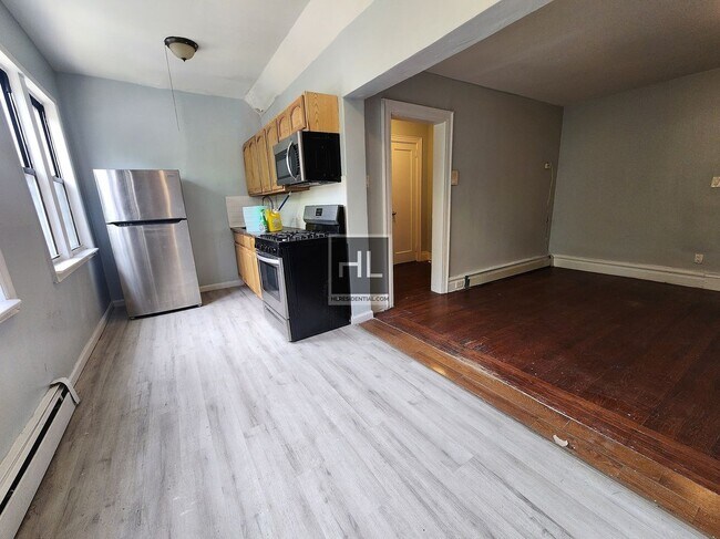 Building Photo - LIGHT STREET