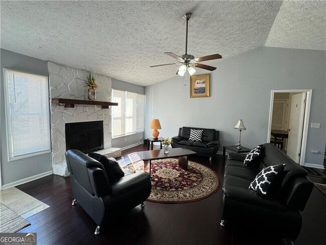 Building Photo - 17 Hartley Woods Dr