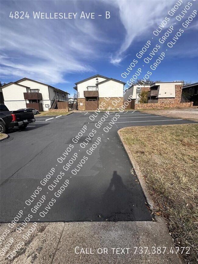 Foto del edificio - 4824 Wellesley Ave
