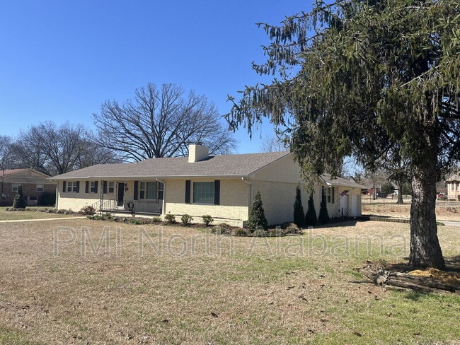 Building Photo - 1711 Lydia Dr NW