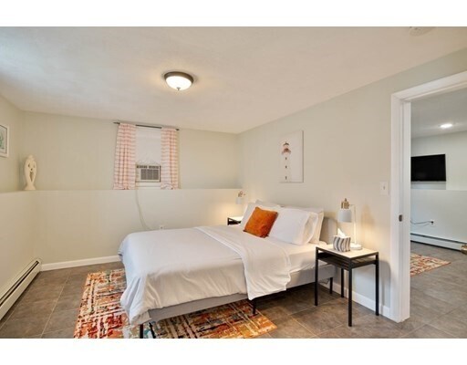 Foto del edificio - 296 Proctor Ave