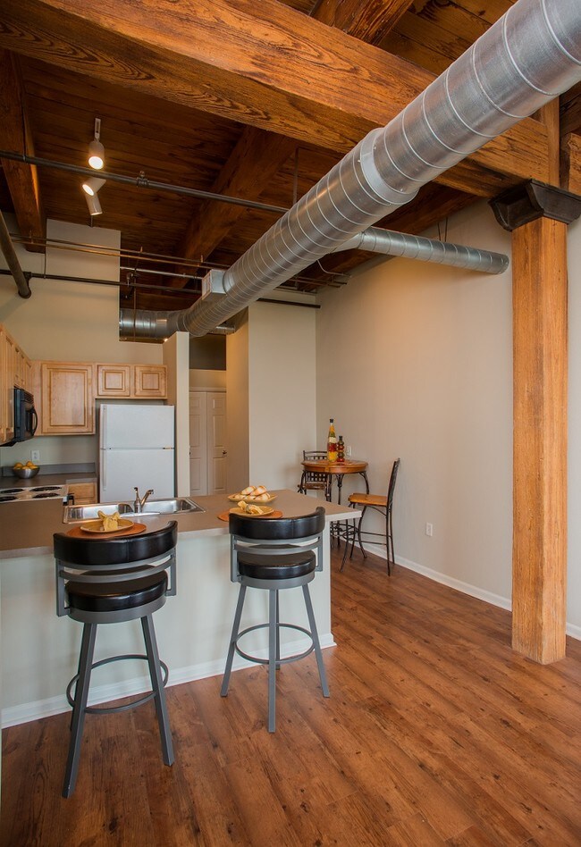 Foto del edificio - 202 W 5th St