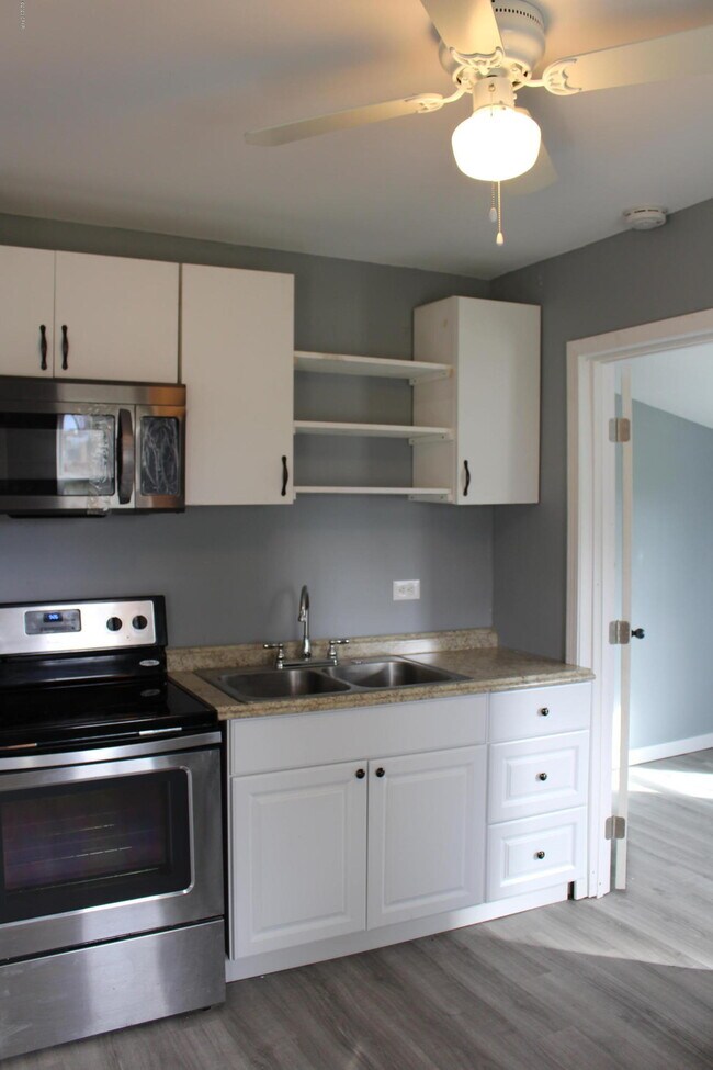 Foto del edificio - 4709 E 3rd St