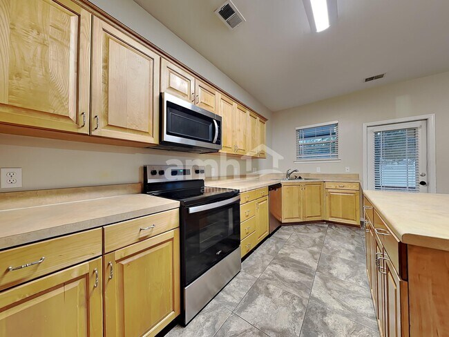 Foto del edificio - 90 Summer Hill Way