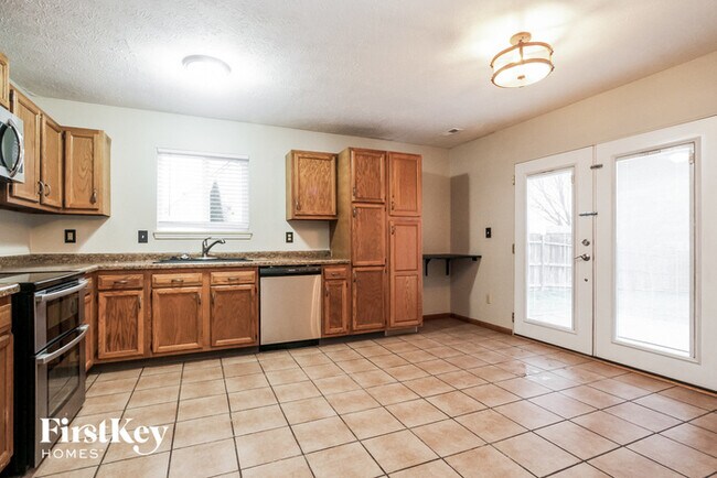 Foto del edificio - 6236 Pinnacle Blvd