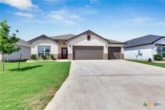 Building Photo - 8508 Glade Dr