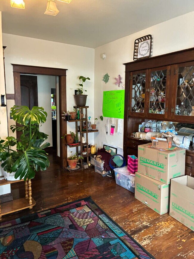 Foto del edificio - 4 Bed 2 Bath close to UWEC!