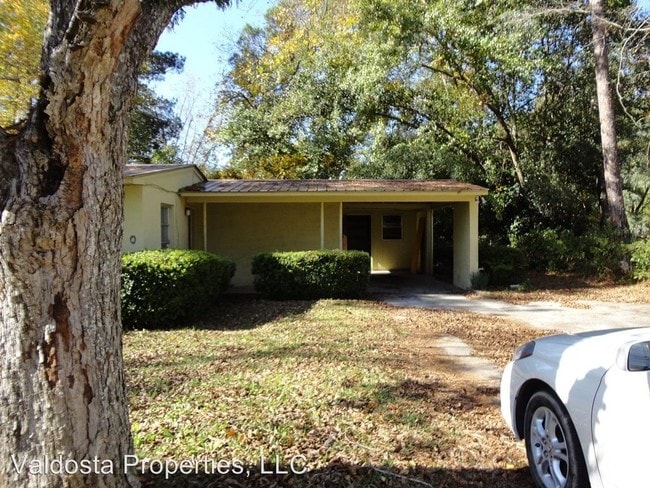 Building Photo - 2310 Deborah Dr