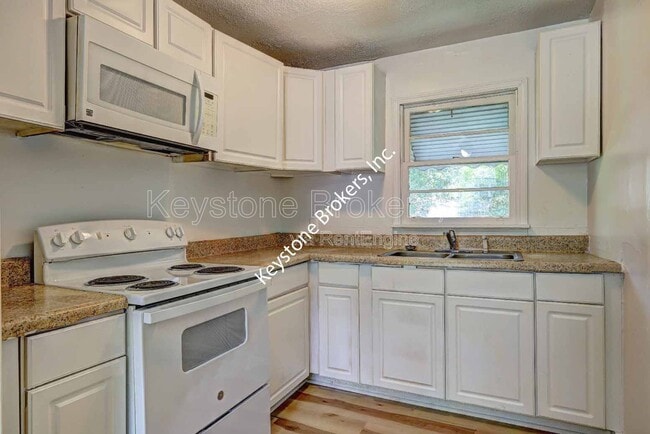 Building Photo - 3495 Charleston Cir