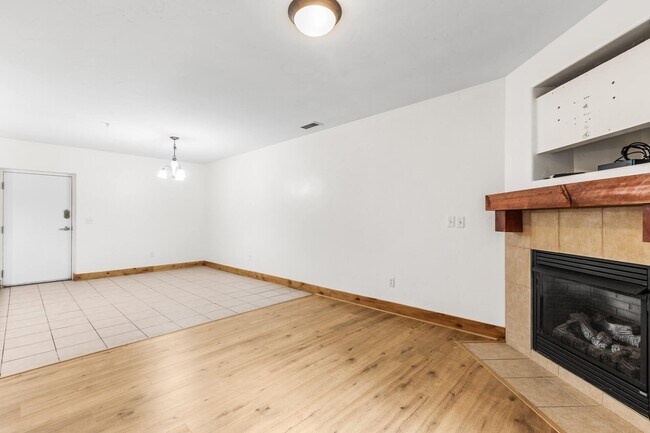 Foto del edificio - 5501 Lillehammer Ln