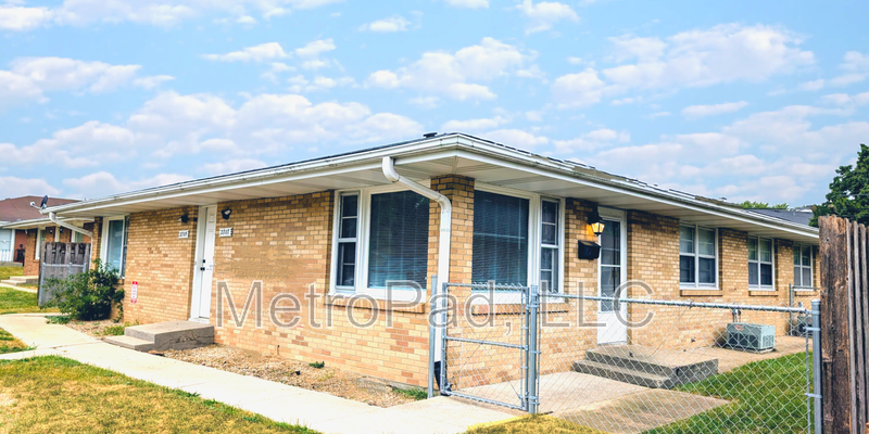 Primary Photo - 2707 Canterbury Ln