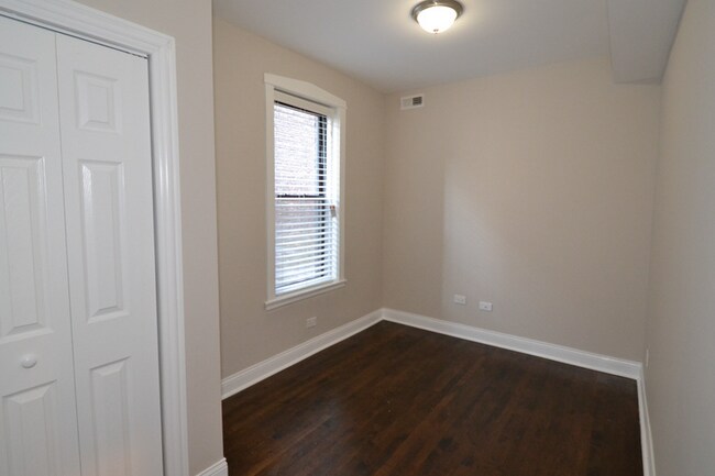 Foto del edificio - 2 bedroom in Chicago IL 60647