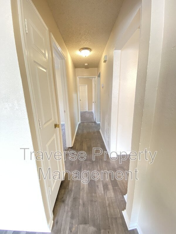 Building Photo - 1005 Tennessee Trail