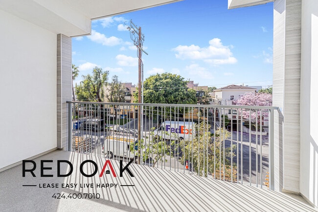 Foto del edificio - 5320 Cartwright Ave