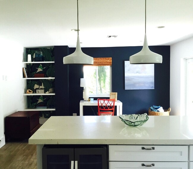 Building Photo - 145 Beacon Ln